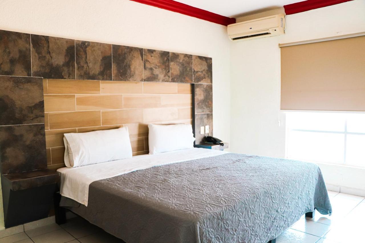 Hotel Gina Tecomán Zewnętrze zdjęcie