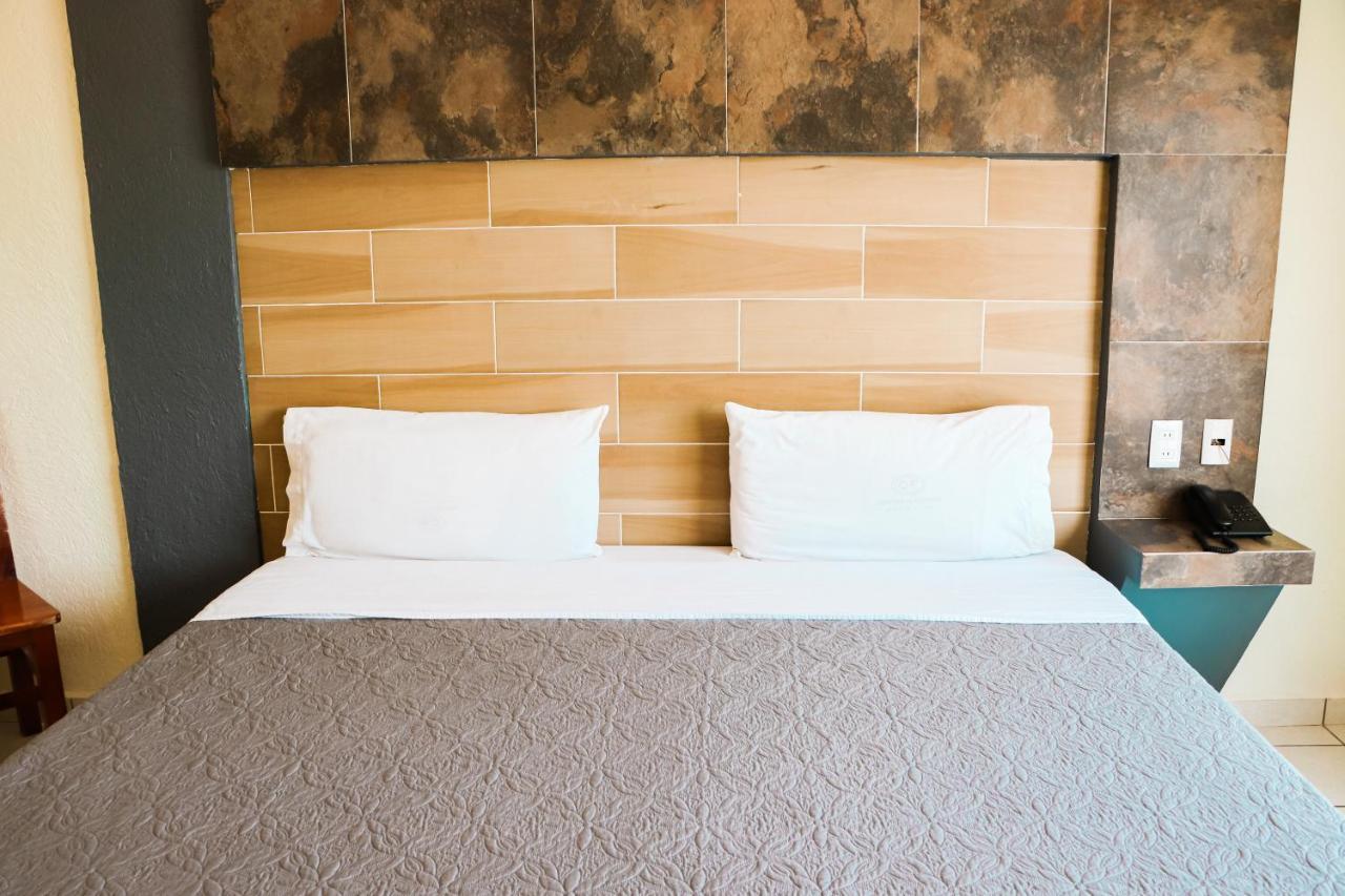 Hotel Gina Tecomán Zewnętrze zdjęcie