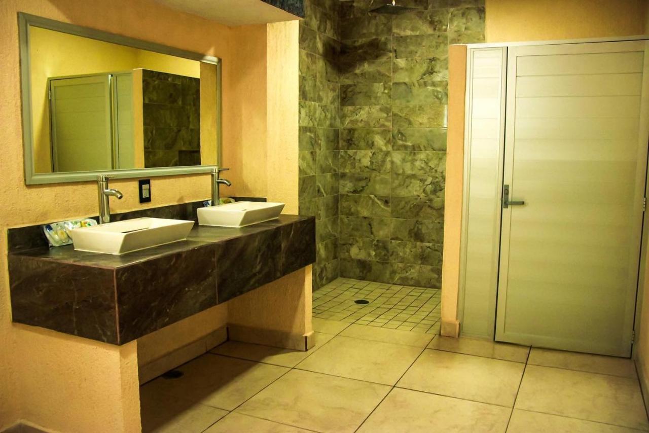 Hotel Gina Tecomán Zewnętrze zdjęcie